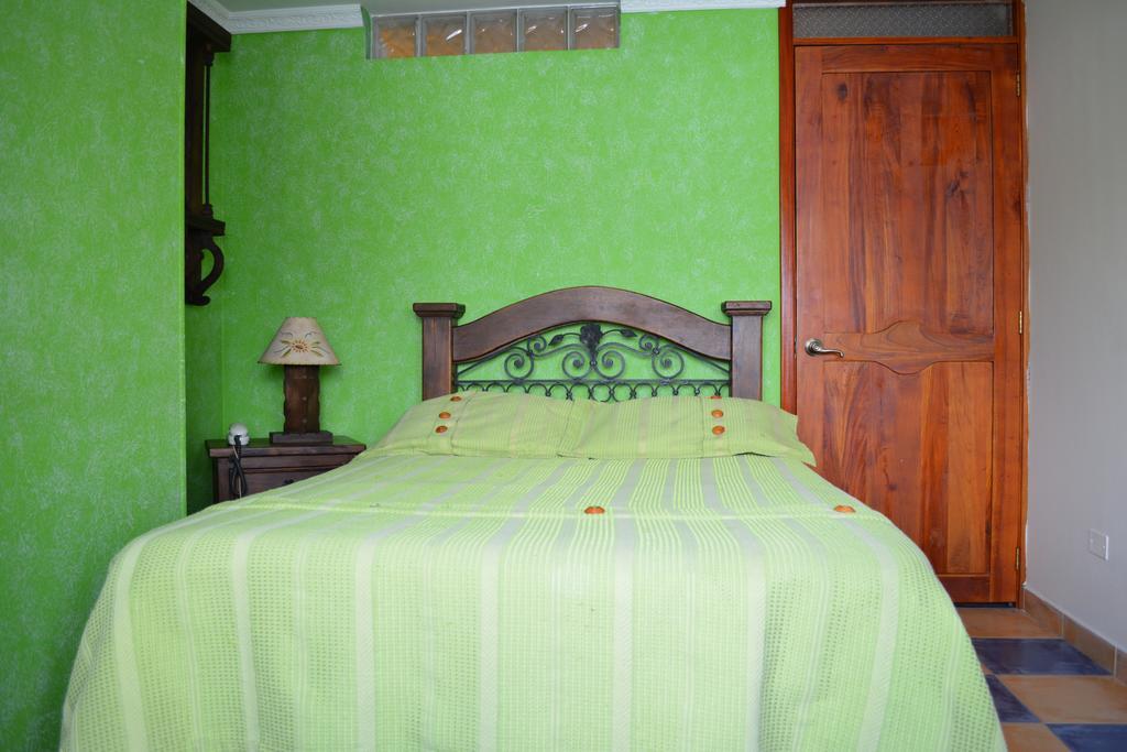 Hotel Casa Colonial Santa Rosa De Cabal Room photo